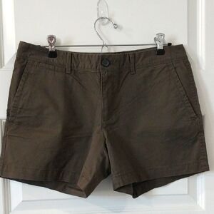 Banana Republic Olive Cotton Cargo Shorts Like New